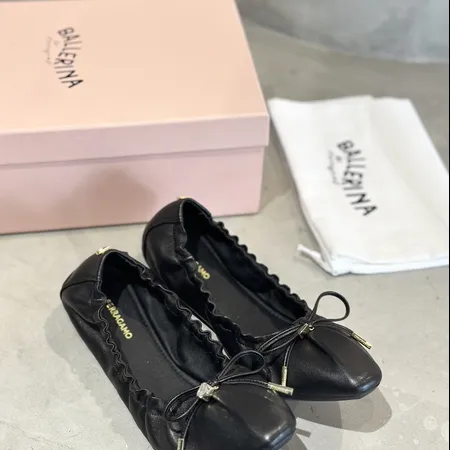 フェラガモ カジュアルシューズ