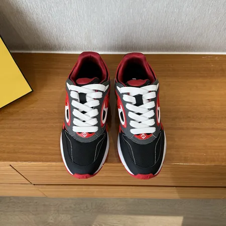 フェンディ スニーカー