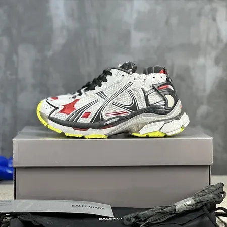 バレンシアガ スニーカー