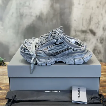 バレンシアガ スニーカー