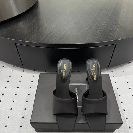 イブサンローラン サンダル