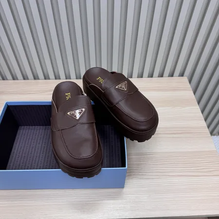 プラダ スリッパ