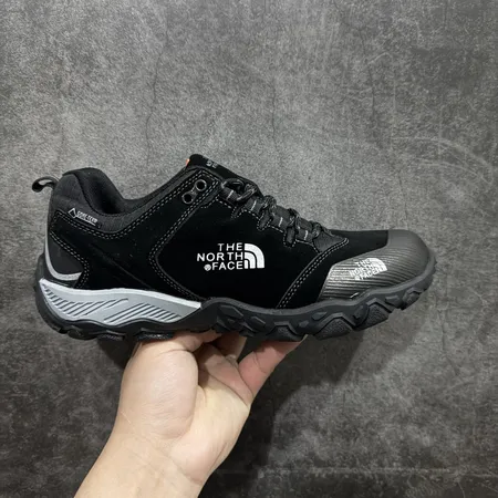 ノースフェイス スニーカー