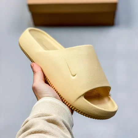 ナイキ スリッパ