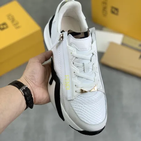 フェンディ スニーカー