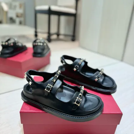 ヴァレンティノ サンダル