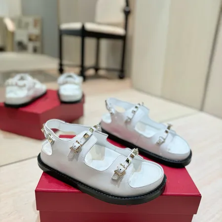 ヴァレンティノ サンダル