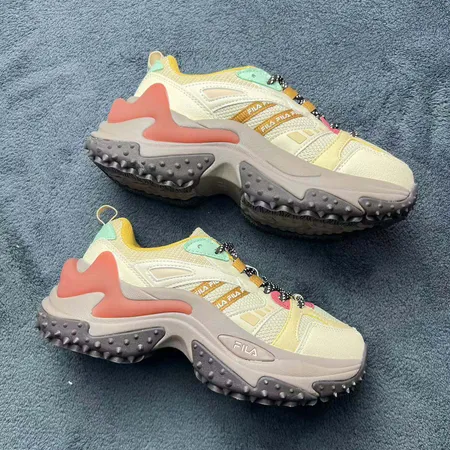 フィラ スニーカー