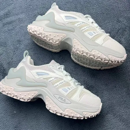 フィラ スニーカー