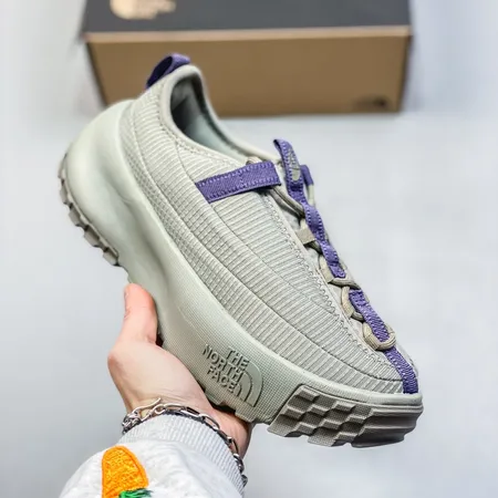 ノースフェイス スニーカー