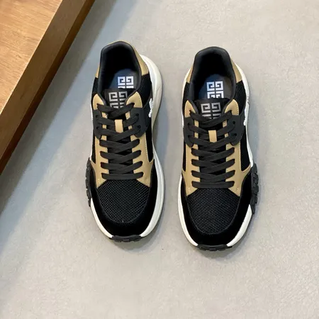 ジバンシィ スニーカー