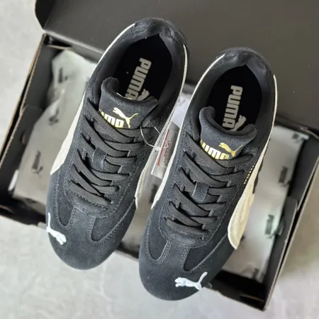 プーマ スニーカー