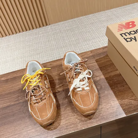 ミュウミュウ スニーカー