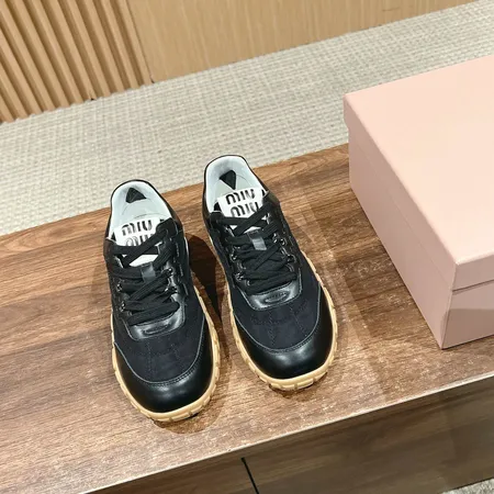 ミュウミュウ スニーカー