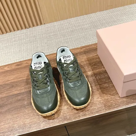 ミュウミュウ スニーカー