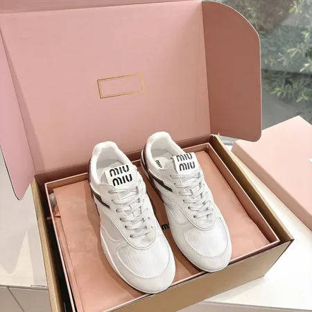 ミュウミュウ カジュアルシューズ