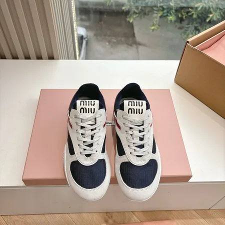 ミュウミュウ カジュアルシューズ