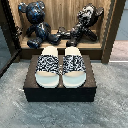 エムシーエム スリッパ