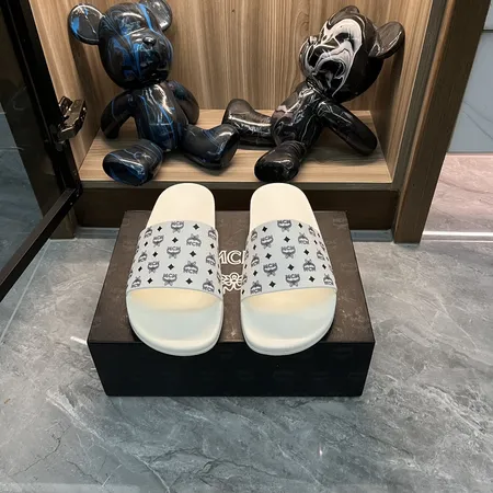 エムシーエム スリッパ