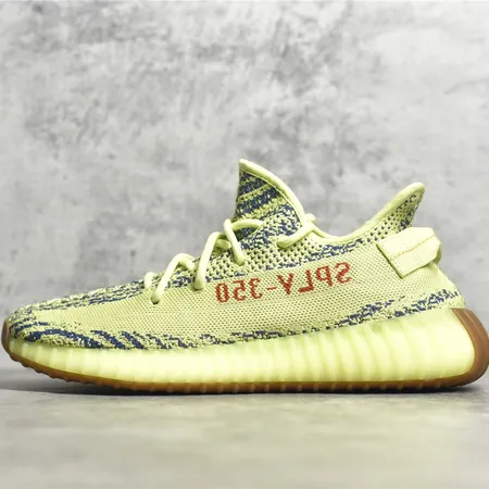 アディダス スニーカー