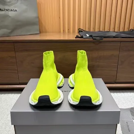 バレンシアガ スニーカー