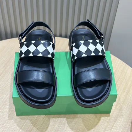 ボッテガ ヴェネタ サンダル