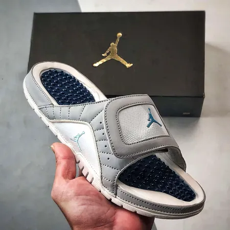 エアジョーダン スリッパ