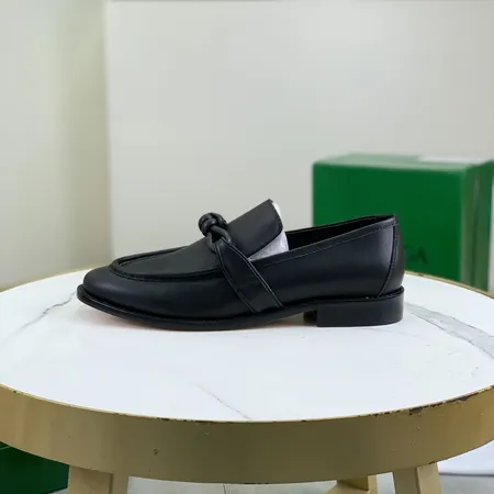 ボッテガ ヴェネタ ビジネスシューズ