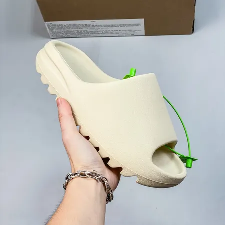 アディダス スリッパ