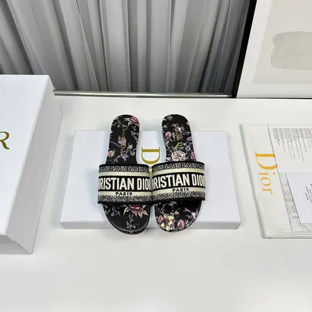 ディオール スリッパ