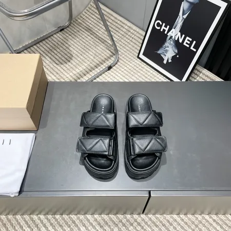 プラダ スリッパ