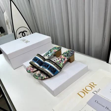 ディオール スリッパ