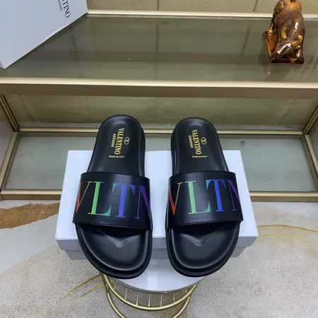 ヴァレンティノ スリッパ