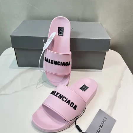 バレンシアガ スリッパ