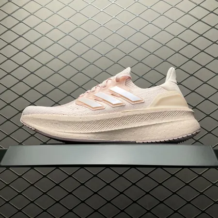 アディダス スニーカー