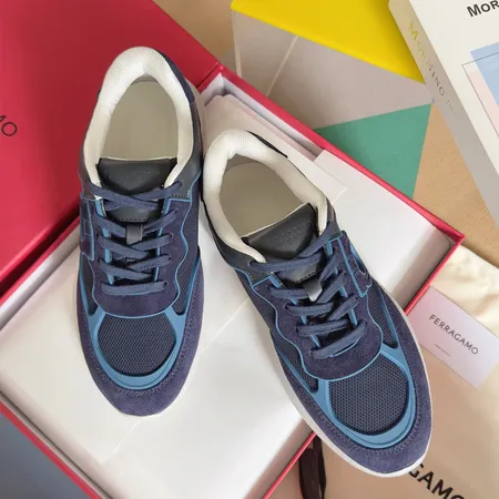 フェラガモ スニーカー