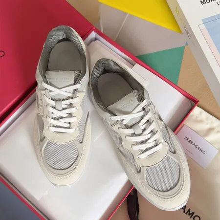 フェラガモ スニーカー