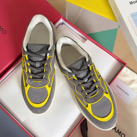フェラガモ スニーカー