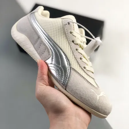 プーマ スニーカー