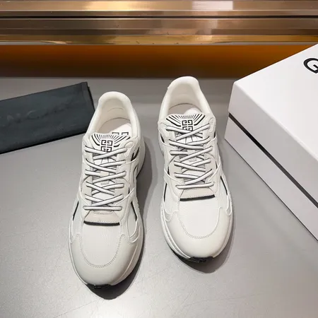 ジバンシィ カジュアルシューズ