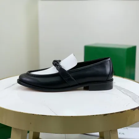 ボッテガ ヴェネタ ビジネスシューズ