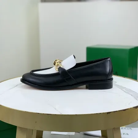 ボッテガ ヴェネタ ビジネスシューズ