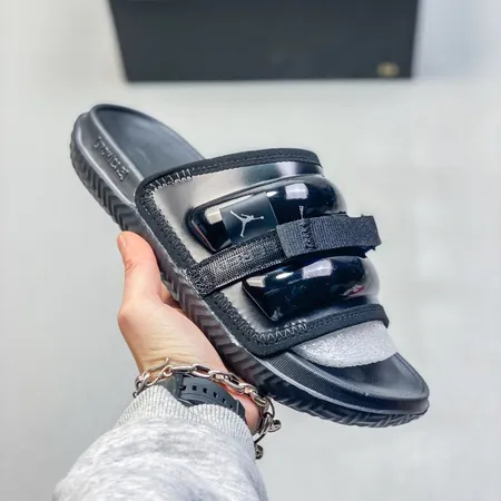 エアジョーダン スリッパ