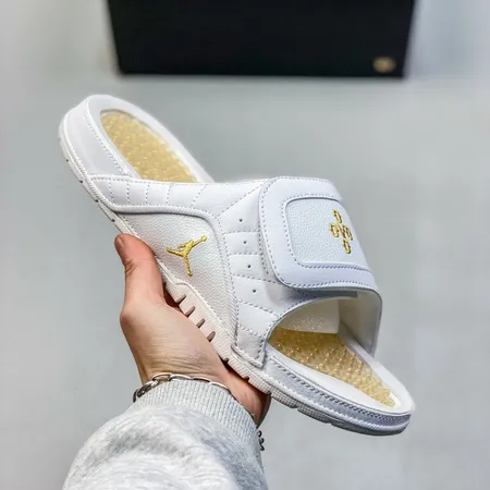 エアジョーダン スリッパ