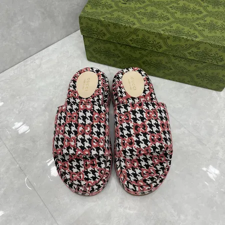 グッチ スリッパ