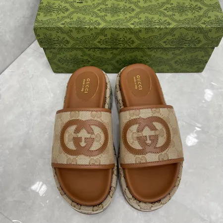 グッチ スリッパ