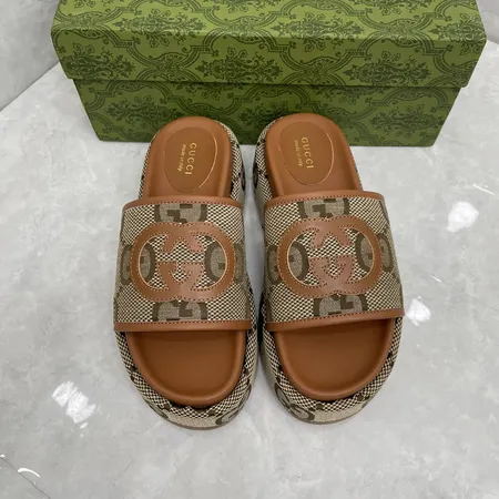 グッチ スリッパ