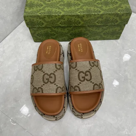 グッチ スリッパ