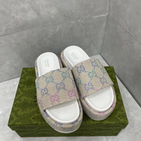 グッチ スリッパ