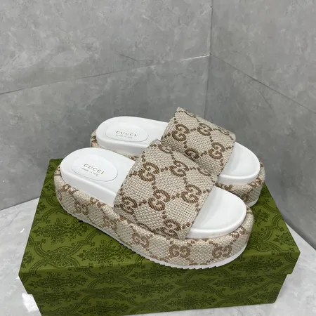グッチ スリッパ